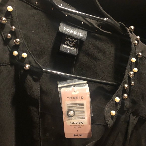 ((Brand New)) Torrid - Bedazzled Collar Blouse - Picture 3 of 3